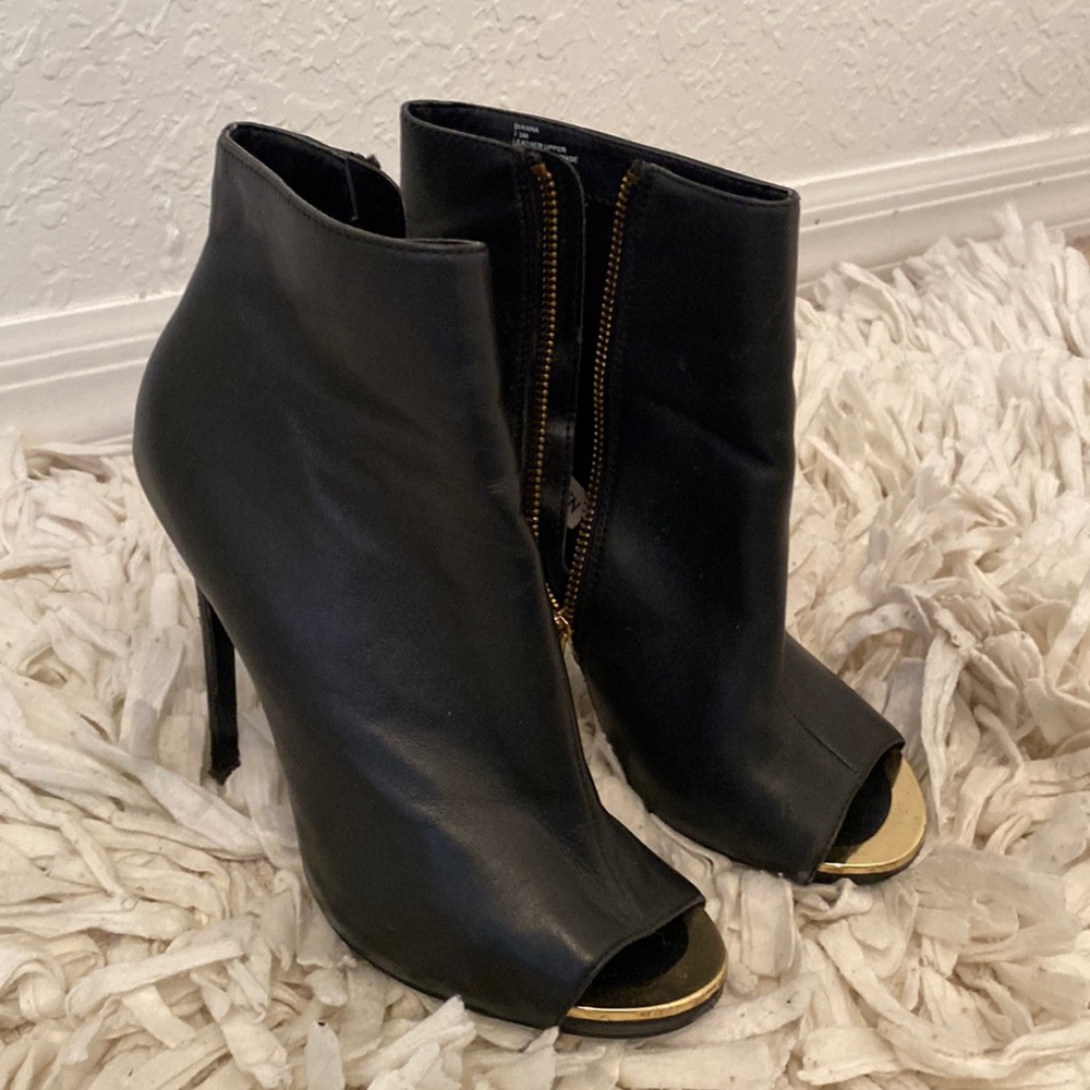 Black Steve Madden booties
